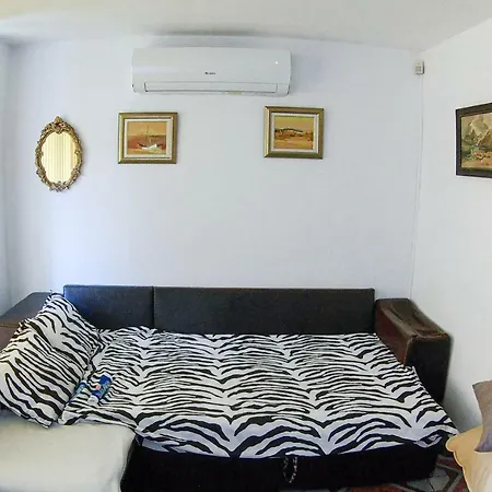 Central Sea Garden Beach Apartment *